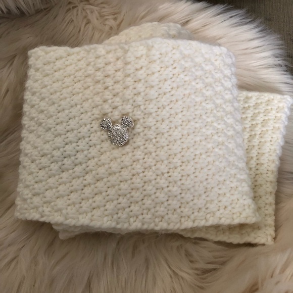 Disney Accessories - Walt Disney World white knit infinity scarf crystal Mickey Mouse head button